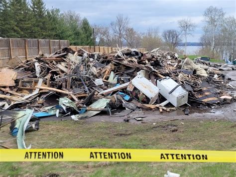 Abandoned motel on Pembroke Street East destroyed 